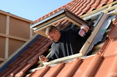 Pose de fenêtres de toit Velux à Solesmes